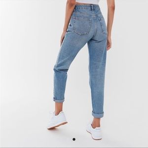 BDG High-Waisted Mom Jean - Light Wash